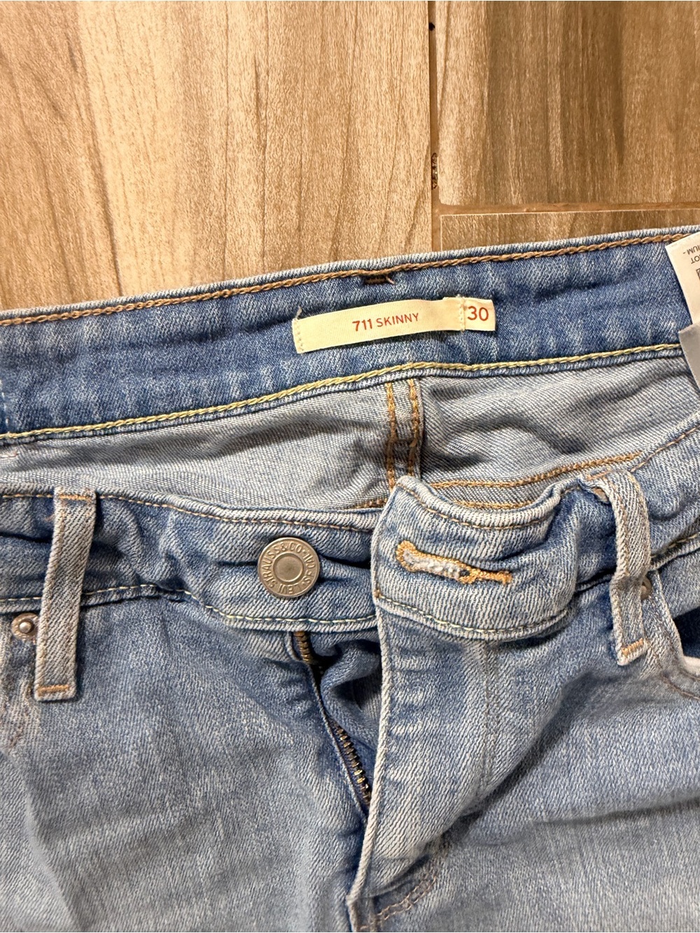 Levis woman’s skinny Fit Jeans size 29 & 30 bundled pair - Picture 3 of 4
